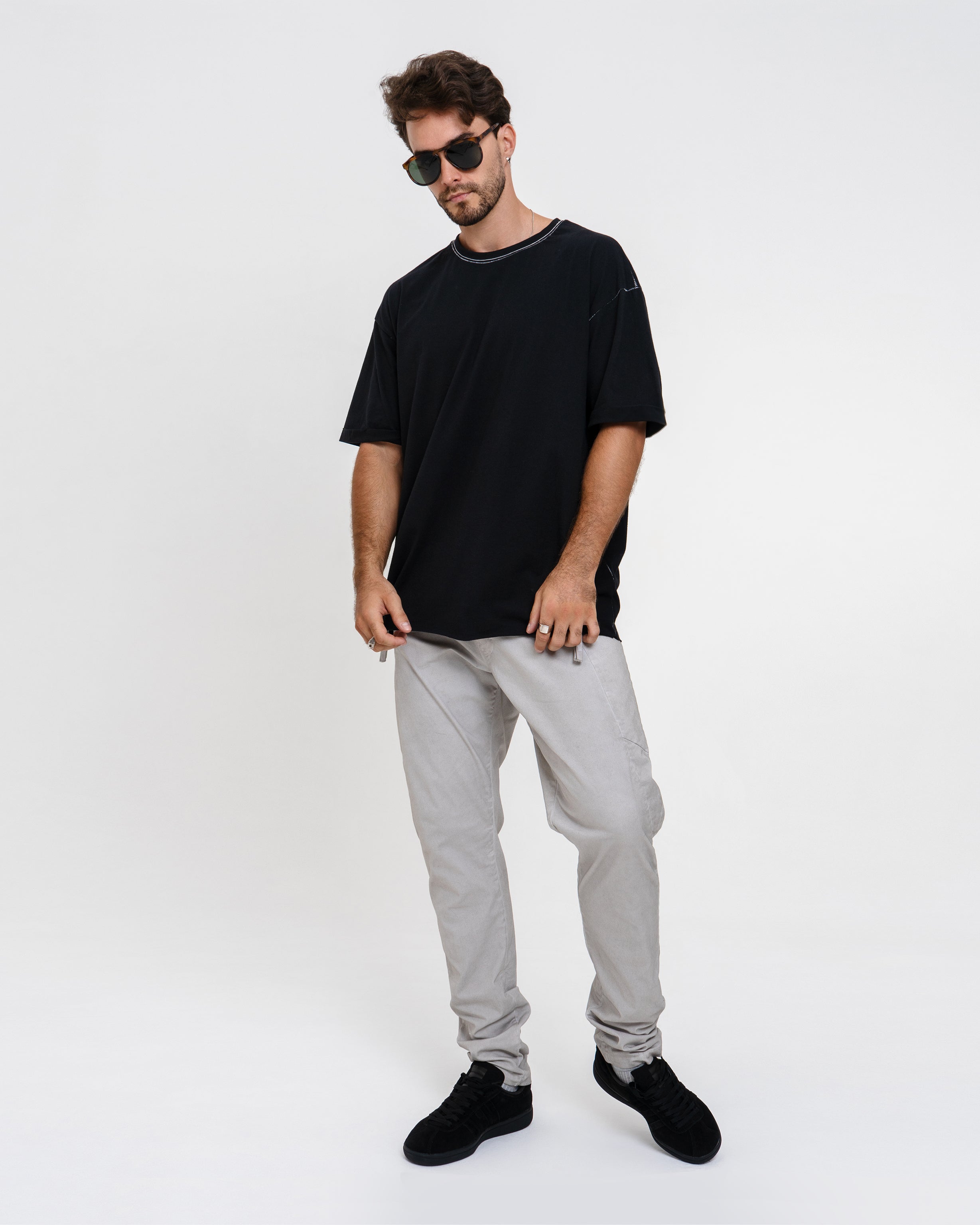 Oversize T-shirt with white stitches - DESU clothing