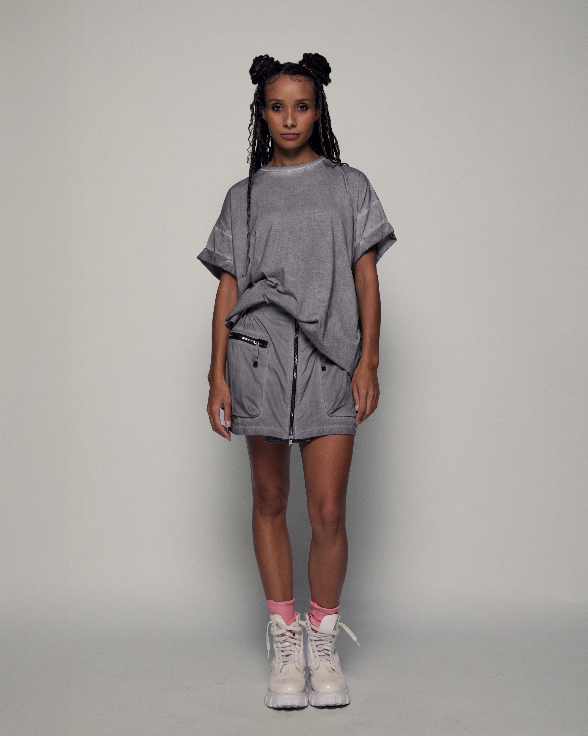 Rhinestone t-shirt in grey