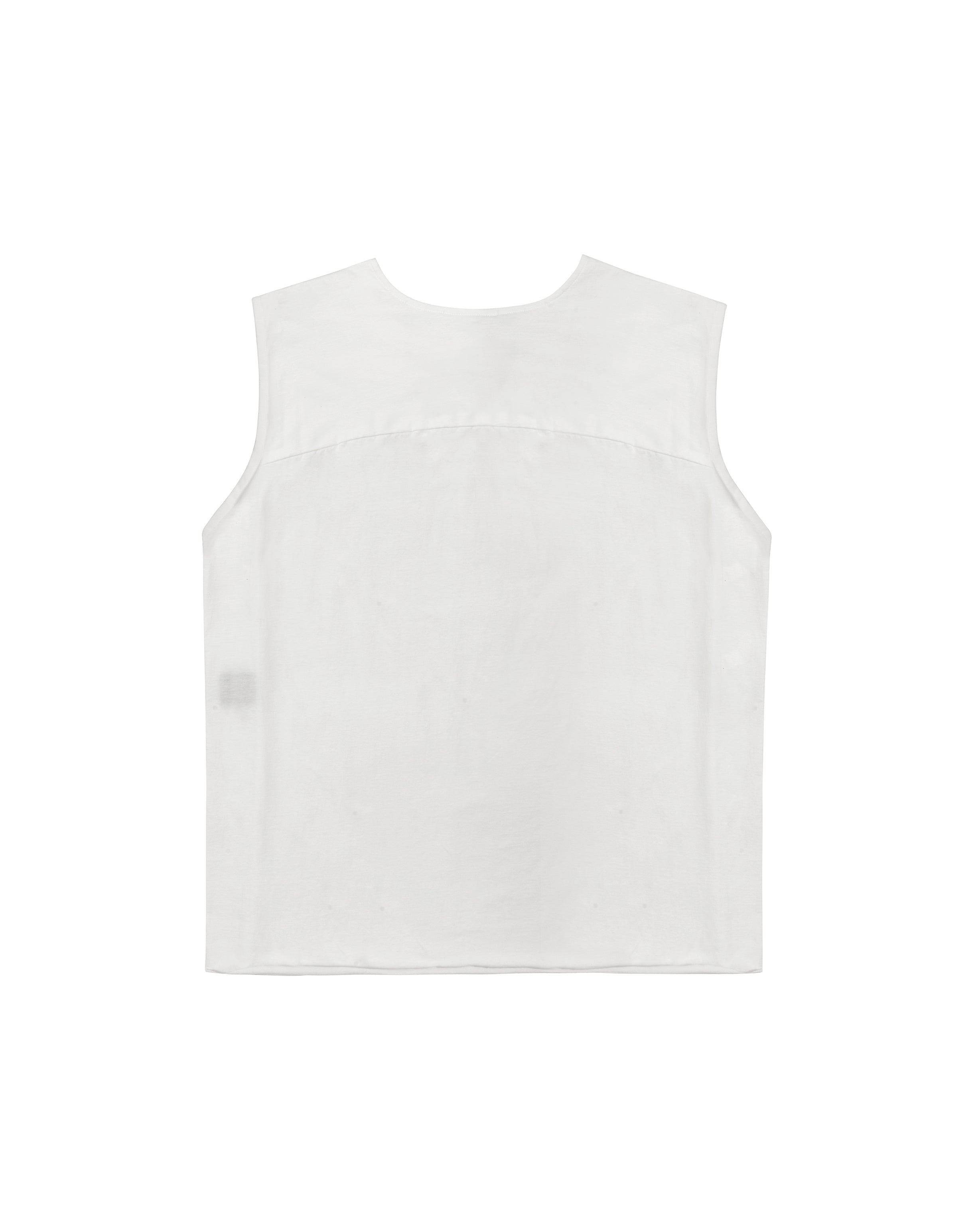 Sleeveless T-shirt