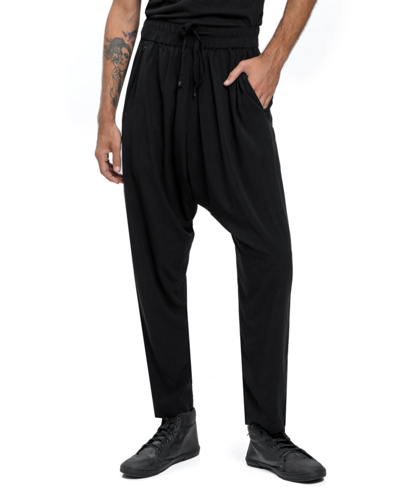 Simple pants in black