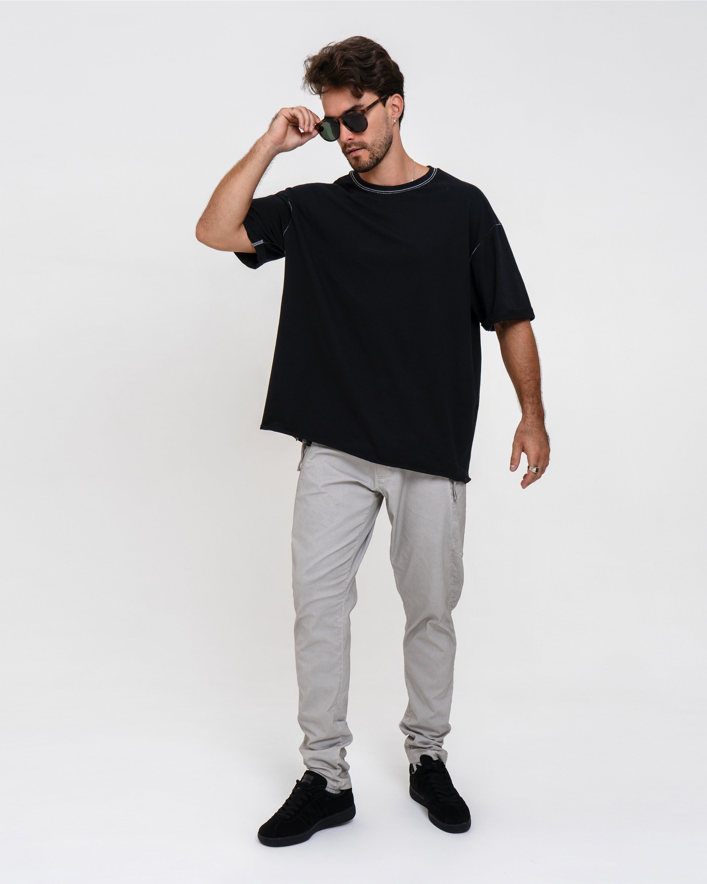 Oversize T-shirt with white stitches - DESU clothing