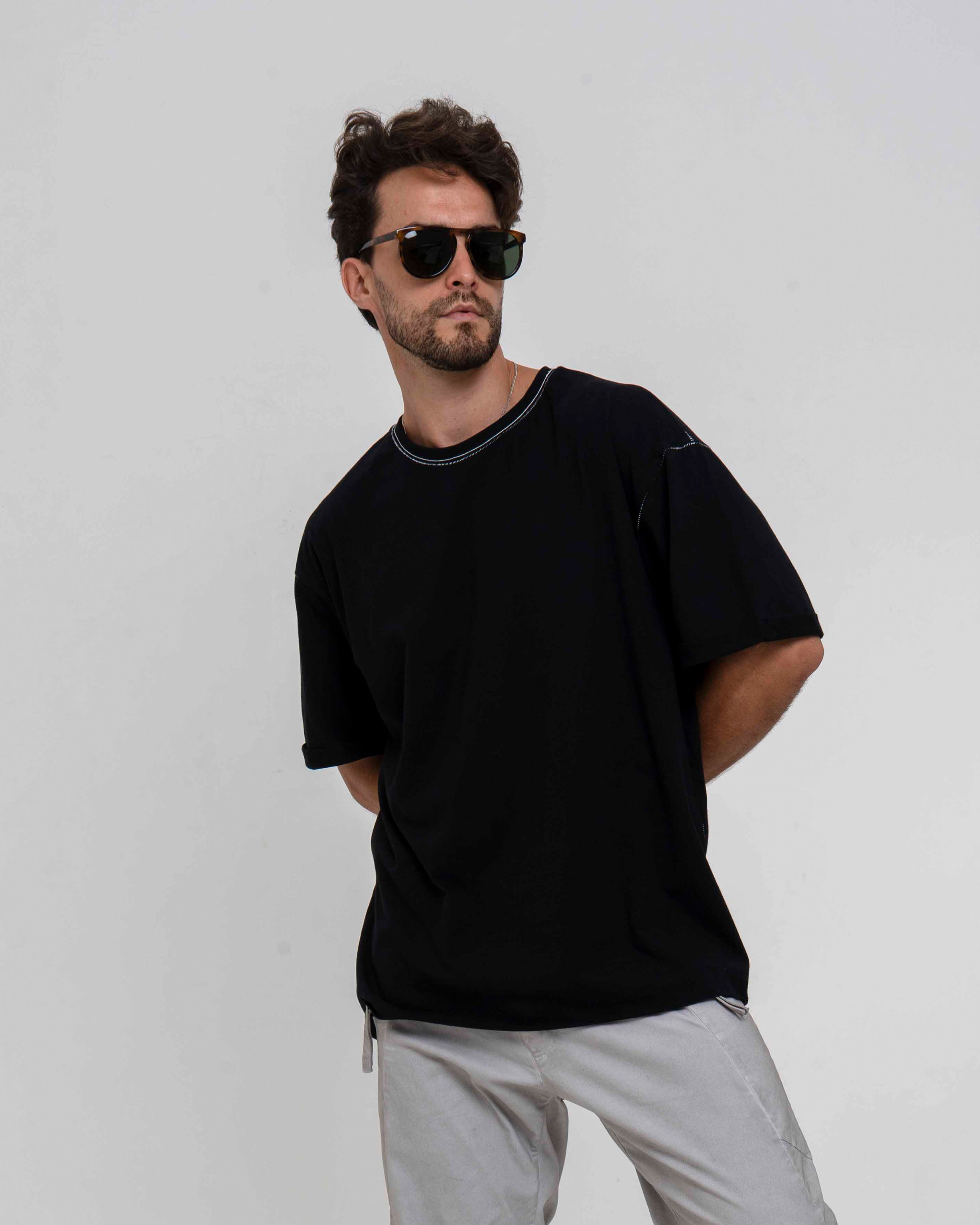 Oversize T-shirt with white stitches - DESU clothing